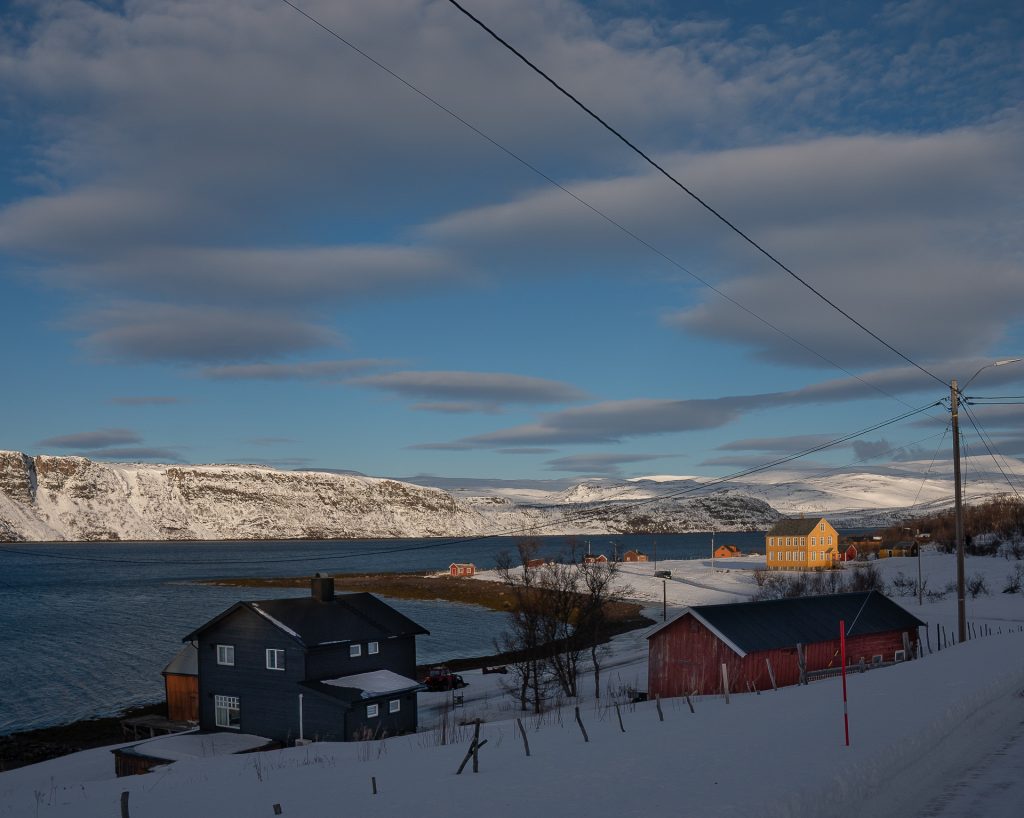 tana sami school bygd strand fjell hav land